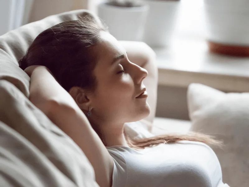 Ít hoặc không tác động lên mụn để ngăn tình trạng trở nên trầm trọng hơn