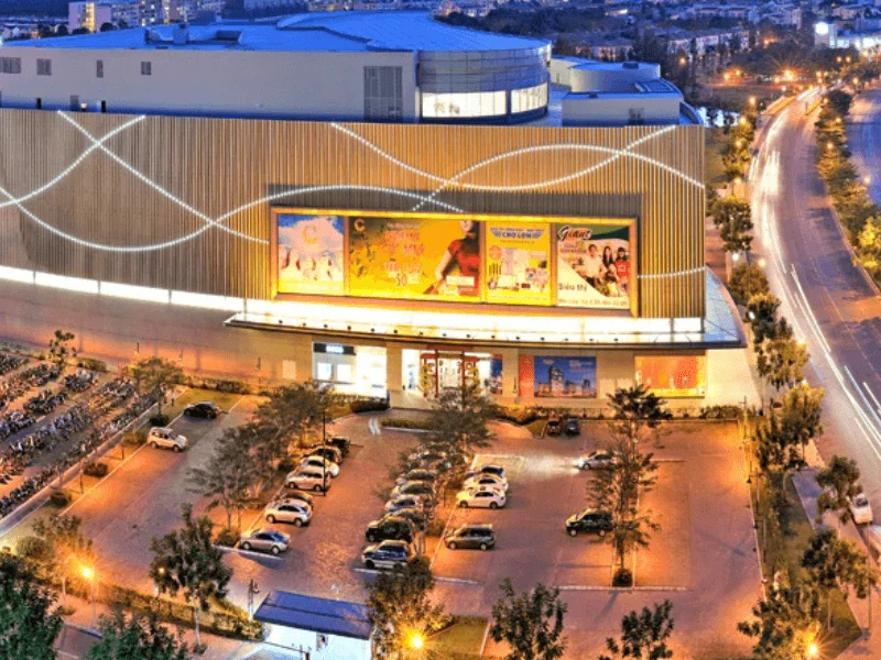 Nên chọn địa điểm là những nơi đông dân cư để thu hút khách hơn