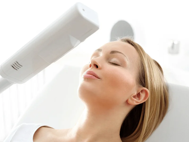 Xông hơi giúp lỗ chân lông mở ra và thoát những bụi bẩn bên trong