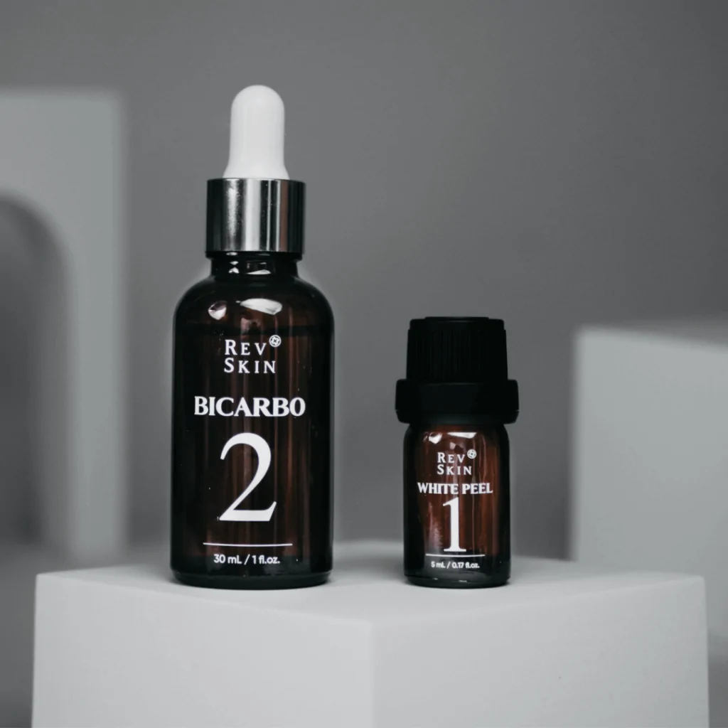 Bộ sản phẩm RevSkin White Peel