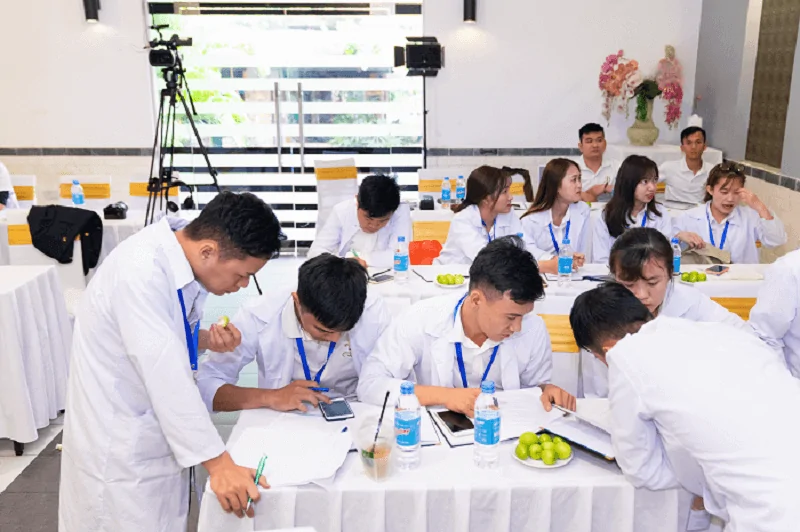 Khóa học cung cấp các buổi học thực hành giúp học viên nâng cao kỹ năng và tay nghề